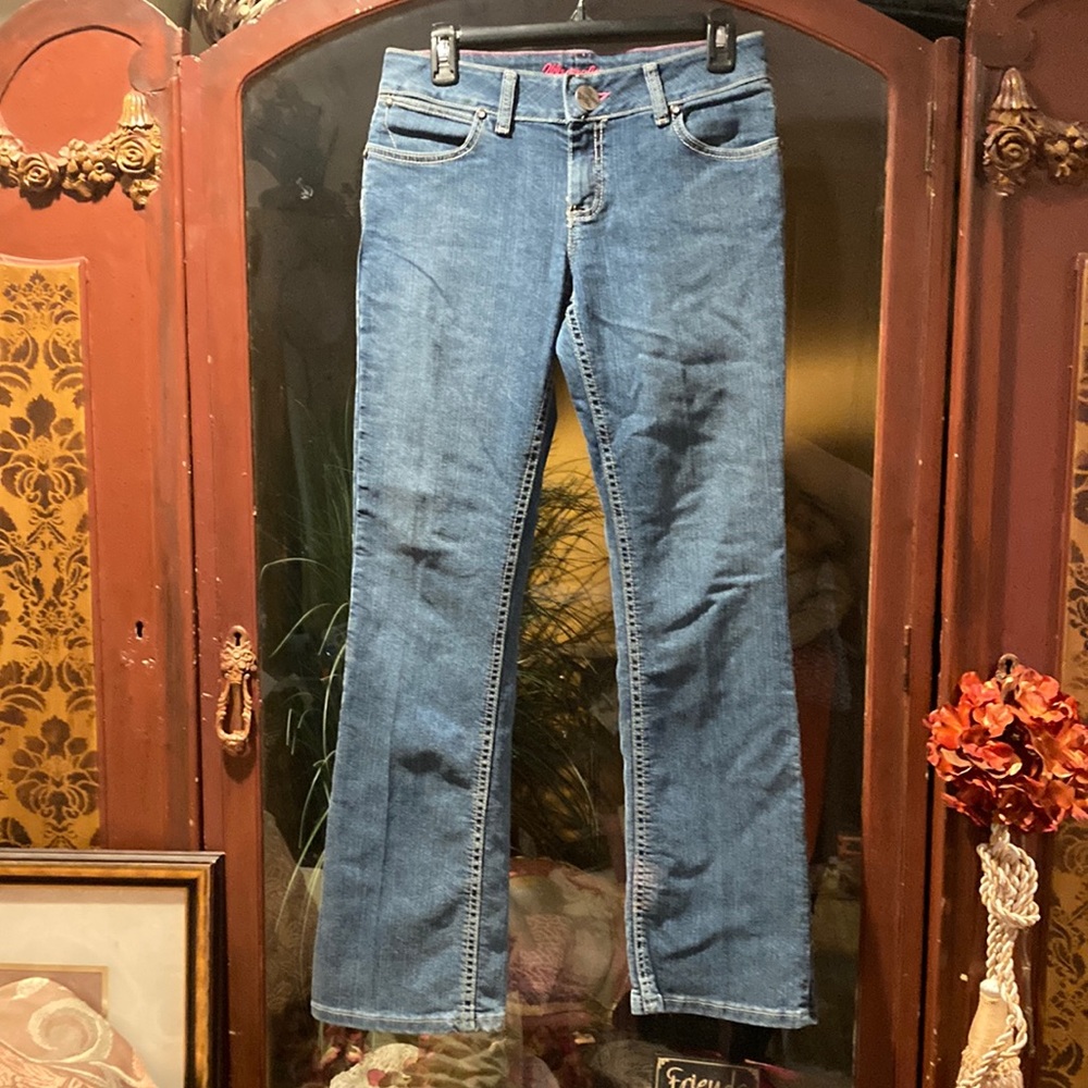 Vintage Wrangler Boot Cut Blue Jeans with Blingy pockets size 5/6
